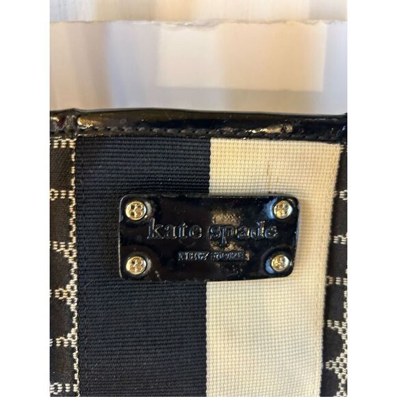 Kate Spade bucket bag black white (discoloration on handles) 13"x10" - Picture 2 of 12